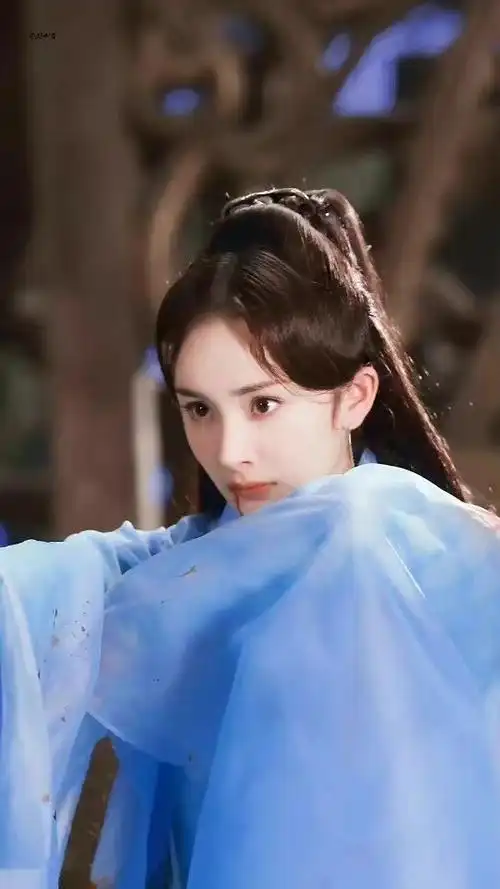 回顾杨幂至今的影视实绩,真的用一部部作品告诉我们她的选择与努力啊!