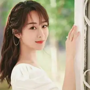 为杨紫摘星捞月头像