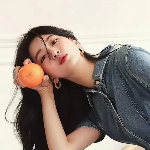 裴秀智画报风头像