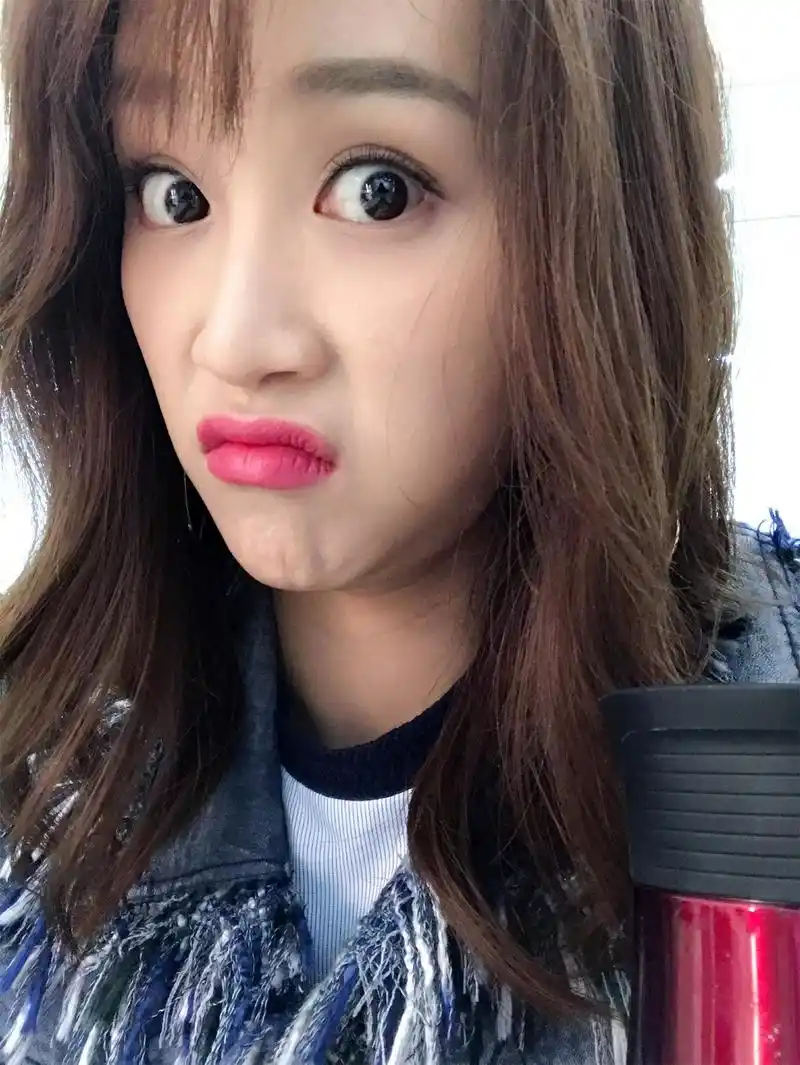 蓝盈莹曝生活随性美图 戏里戏外皆原力十足