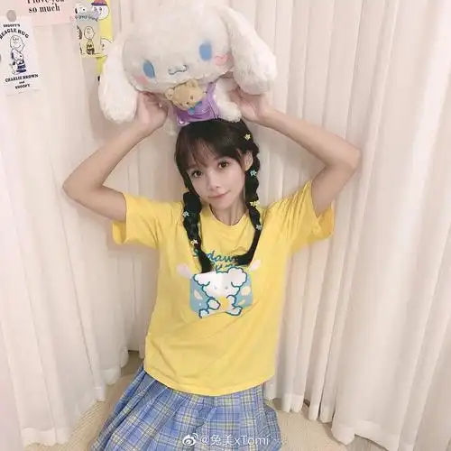 大家觉得lo圈顶流谢安然出道 能吃娱乐圈这口饭嘛.