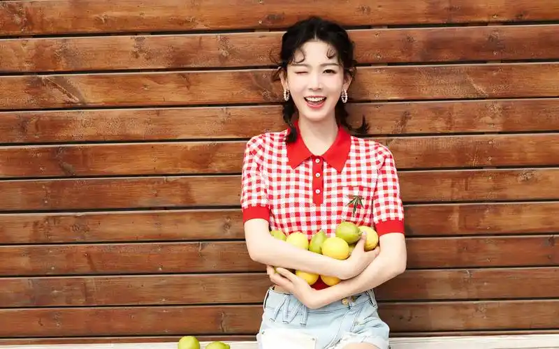 陈瑶酷甜少女风高清桌面,气质独特,有灵气!