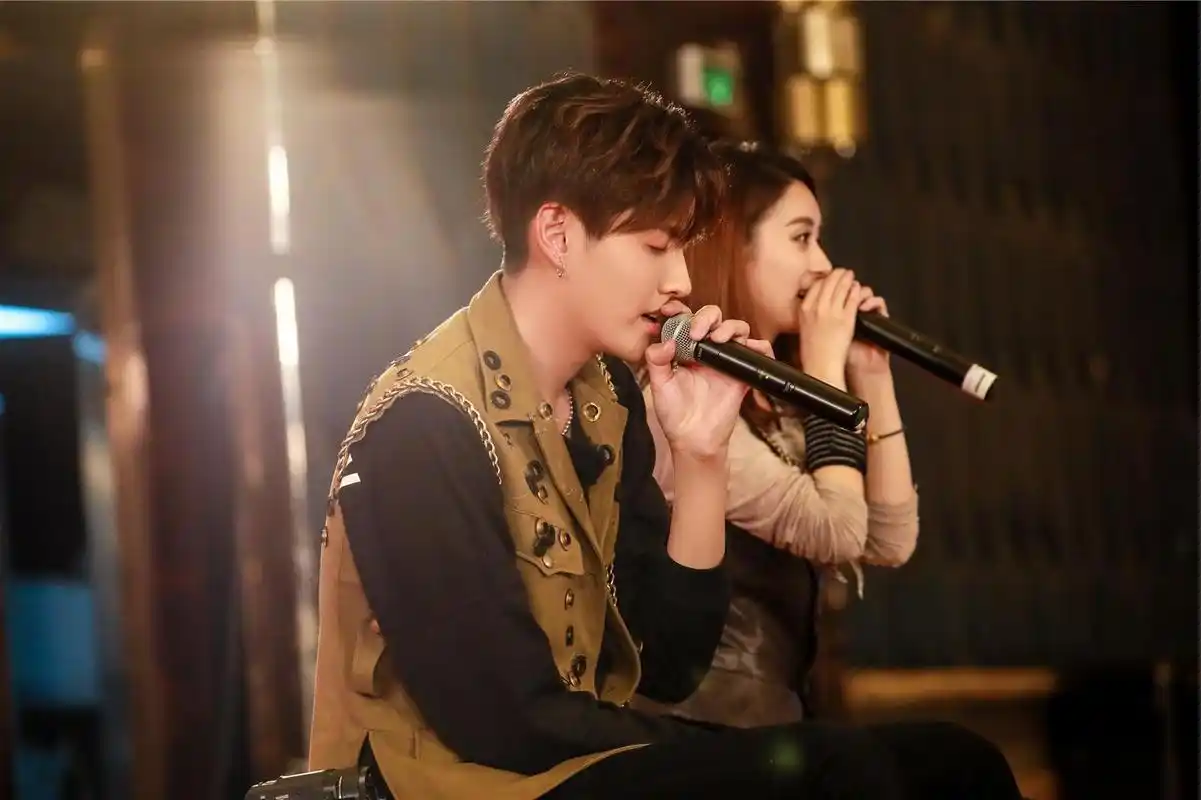 赵丽颖吴亦凡合作新歌 双方粉丝却因这件事掀起骂战!