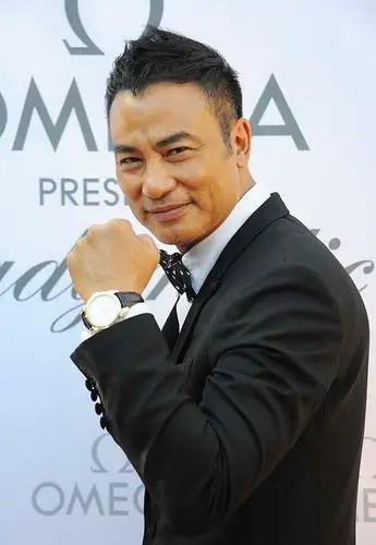 任达华遇袭致手指受伤或难再拍动作戏任达荣现身探望婉拒受访