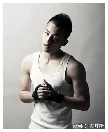 欧豪,快乐男声出道的偶像,或许已经淡出了一些人的视野,但他的故事却