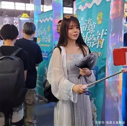 与乔碧萝pk的女主播长啥样?线下露脸后被骂:见光x整容脸