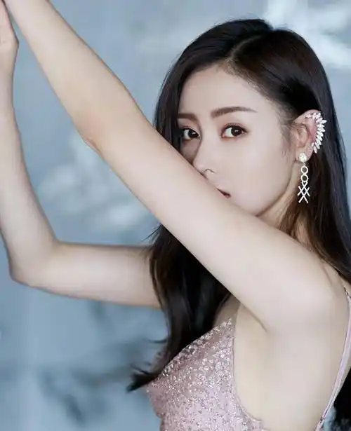 大美女张天爱爆出新恋情,希望她在新的一年里事业爱情双丰收_李子峰