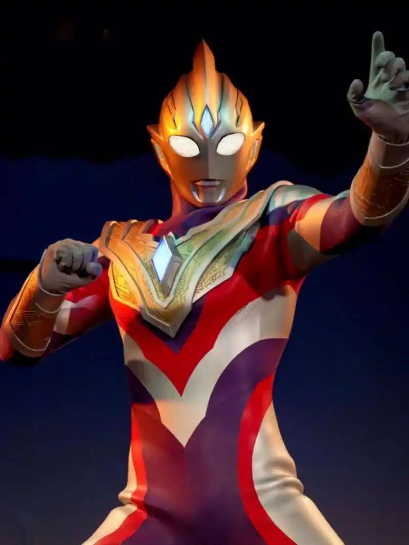 特利迦奥特曼帅气壁纸 来看看特立家到底有多帅吧!