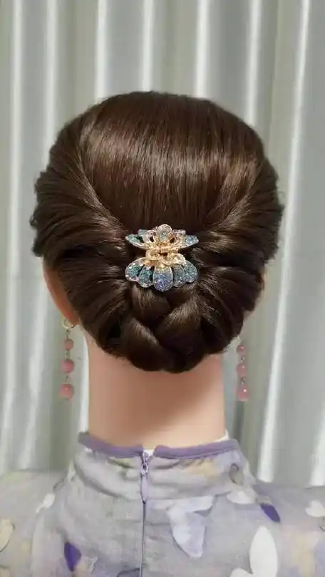 小窗口 关注999款经典发型被totoro_hh快转了2023-12-20 08:00来自