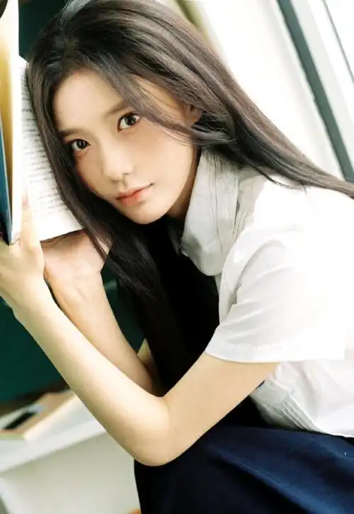 而且不是参加浪姐的陈意涵,是参加过创造101的陈意涵