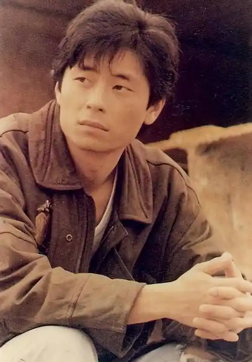 "天王高手"王杰,用一生来治愈悲惨童年,为初恋写下感人的歌曲_生活