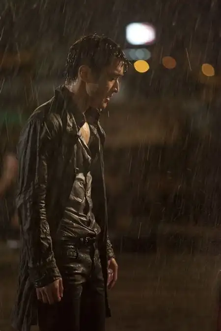 淋雨图片伤感不打伞男:男人淋雨图片唯美 - 伤感说说吧