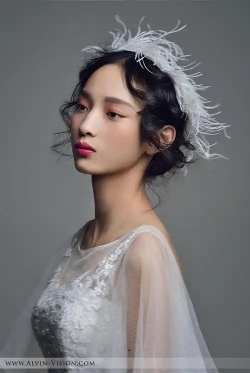 新娘化妆造型赏析羽毛诠释美丽所在