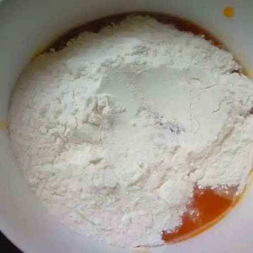 第4步,面粉适量.