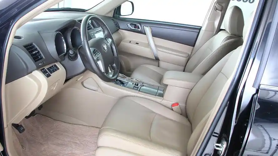 2013款汉兰达,米色内饰,座椅,中控方向盘,仪表台图片329463 - 澳康达