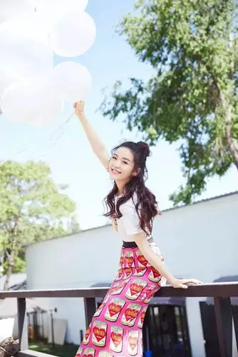 从"华科学霸"到天娱新锐小花,"宝藏女孩"金雯昕是如何炼成的?