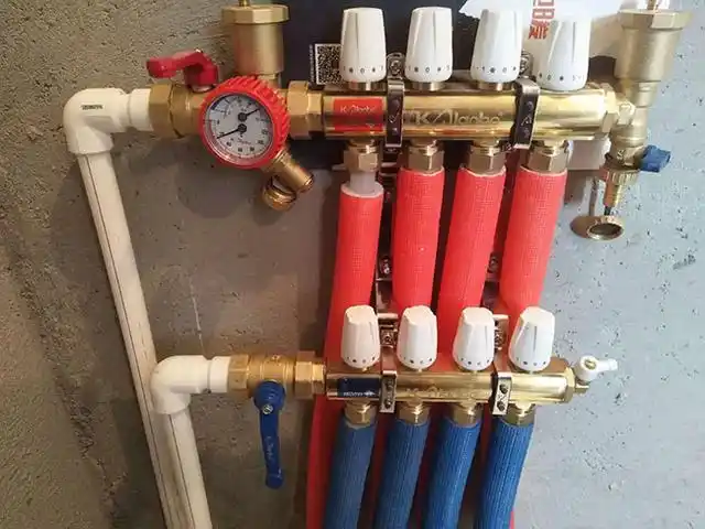 绿地璀璨天成2号楼郑州家庭采暖地暖系统安装施工现场