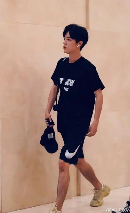 我好想知道王一博对肖战腿毛的态-甜糖啊浓