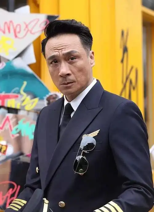 梁朝伟,周星驰:8090年代,那些香港明星们"死跑龙套的"岁月