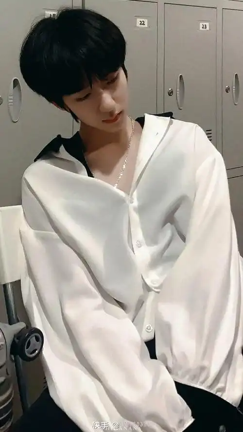 tnt小兔崽(贺峻霖)绝美神仙图片分享