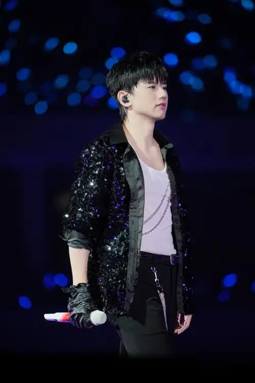 #张杰全新话筒##张杰上海演唱会#