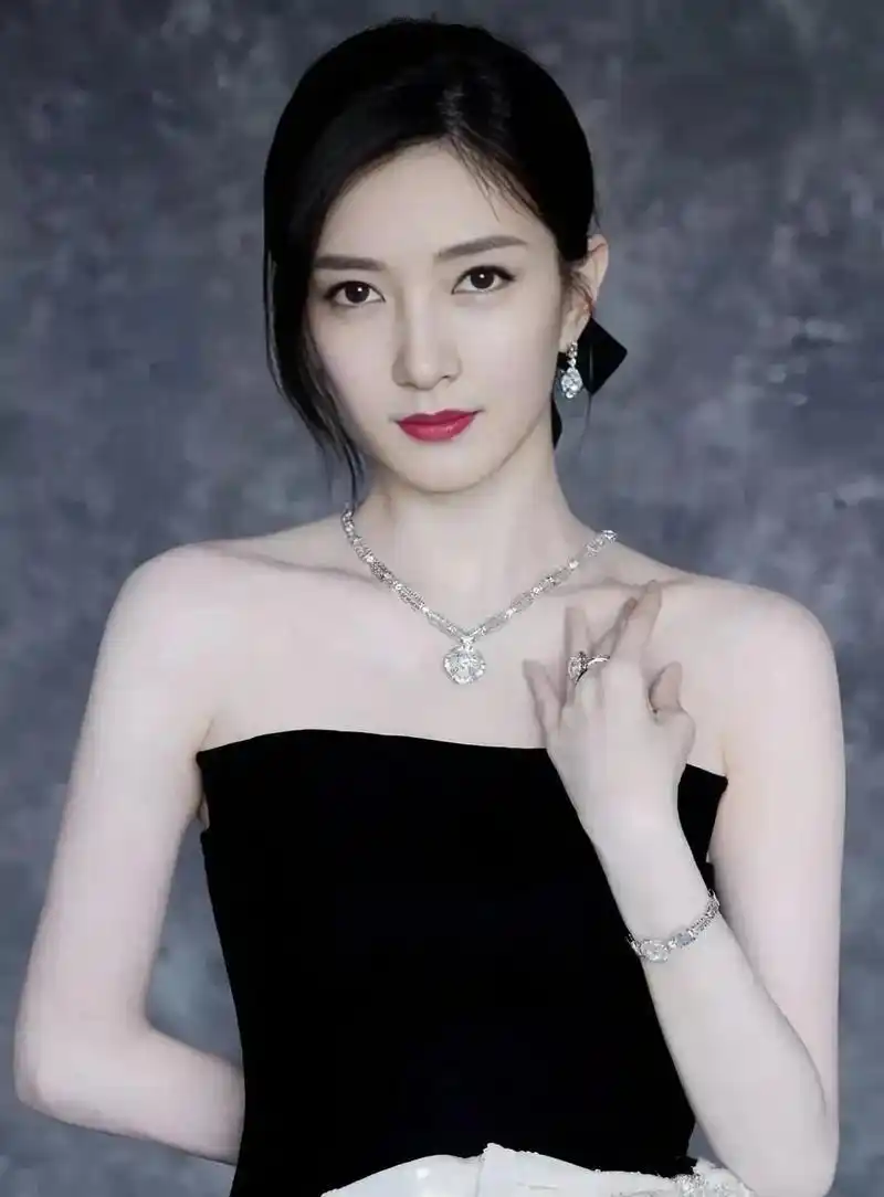 江疏影明星壁纸(16)