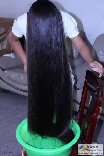 剪下漂亮少女超长柔顺长发北京face0706