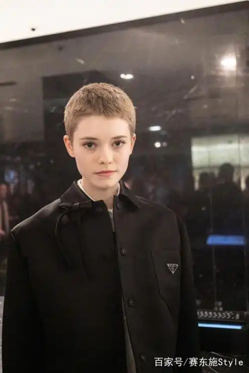 剪了寸头就爆红的5位顶级女模特 帅气短发也能散发无限魅力