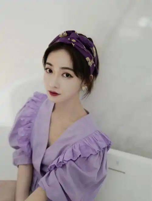 网易首页>网易号>正文申请入驻>吴谨言发型大赏这一次她大胆剪掉了