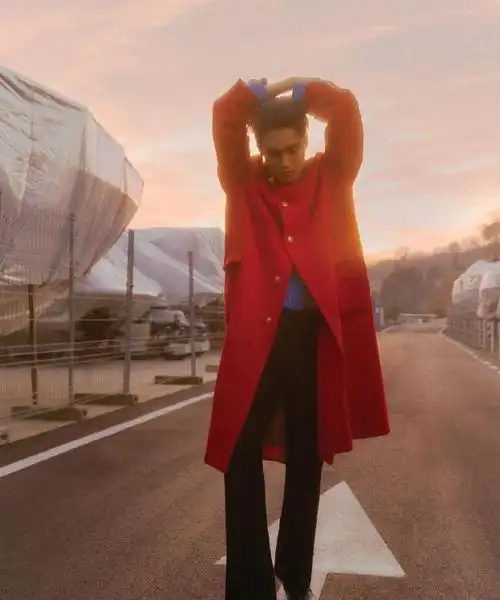 182cm金钟仁大片来袭穿gucci大衣演绎复古风情却意外撞衫肖战