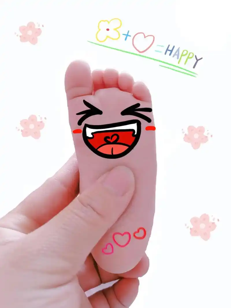 可爱的小脚丫呀 999999#小脚丫表情包 #基诺浦529爱 - 抖音