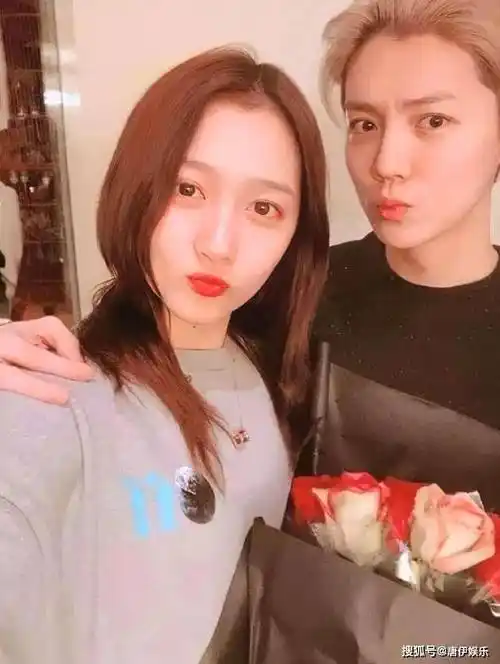 原创鹿晗关晓彤东京街头漫步力破分手传闻七年恋情稳定如初