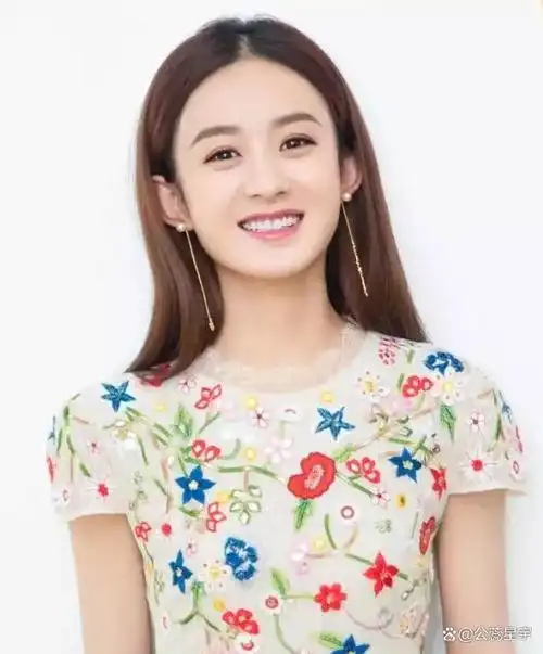 圆脸女神赵丽颖,她出身农村,凭什么成为现代顶流小花?