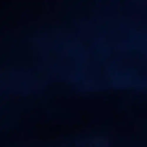 有哪些好看的黑色系头像,以及配套的背景?