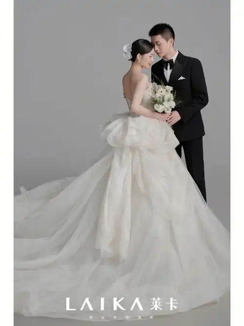 越看越喜欢78谁说矮个子女生拍婚纱照不好看