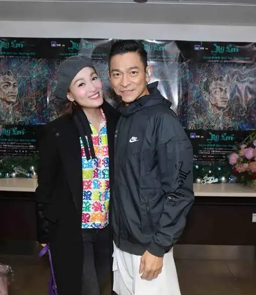 演唱会和刘德华合照的女星,哪个是最好的一对?