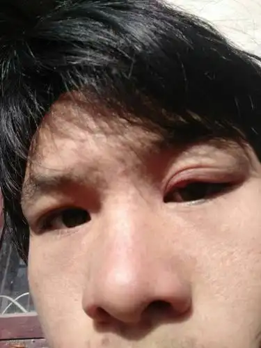 滴~嘟,滴~嘟,滴~嘟,滴~嘟,滴~嘟…快来救救我