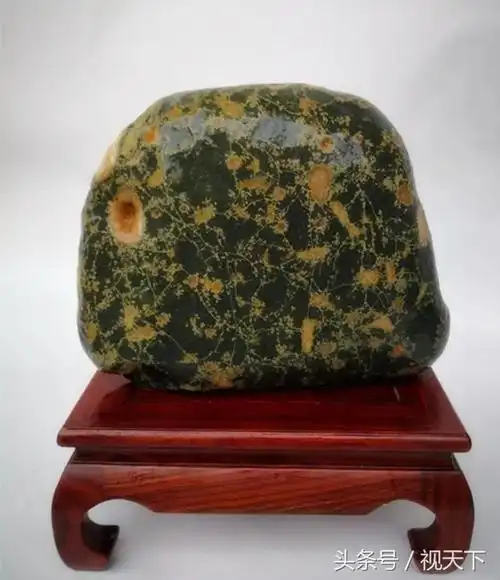 这14块洛阳荷花石告诉您,捡到不要再打磨了,原汁原味才是石之美