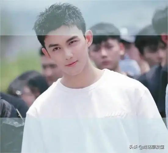 男生短发发型大全8款最适合夏季的男生短发