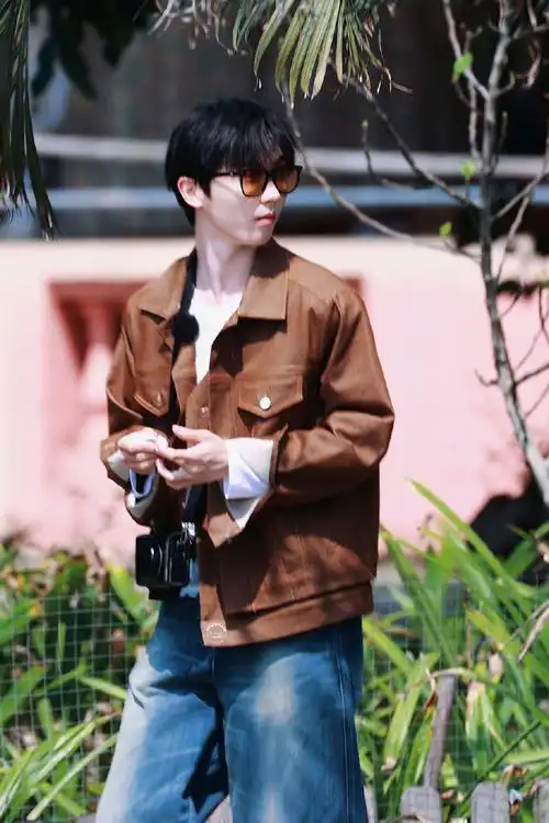 相机 咖啡馆7515    已经代入和小马的约会日常了06    #马嘉祺