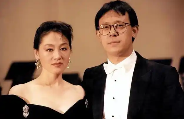 自己被骗光积蓄,却让女儿上交10年工资|演员|姜文|宋丹丹|冯小刚_网易