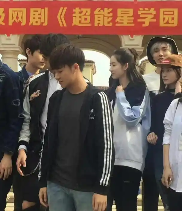 肖战,王玉雯以前互动太甜蜜!出道为止目前互动最多的一位女星!