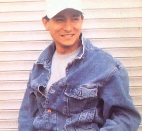 刘德华台上穿的牛仔衣服搭配