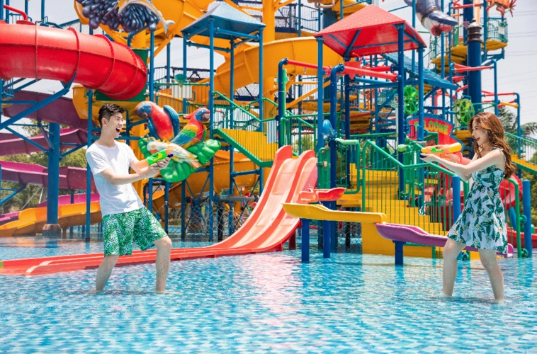 兰州万达茂水乐园抢先看水上电音碰撞开口大喇叭