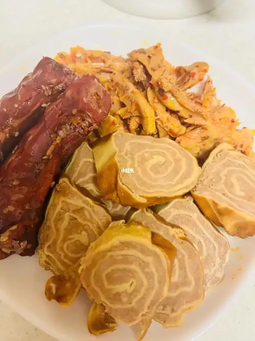 麻辣鸭脖肉千子香辣牛肚脱骨肘子月饼