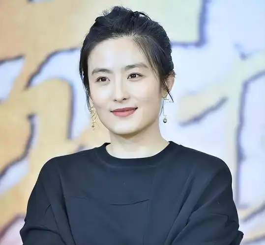 回顾徐百慧出道18年无绯闻40岁不结婚父亲是她单身的底气