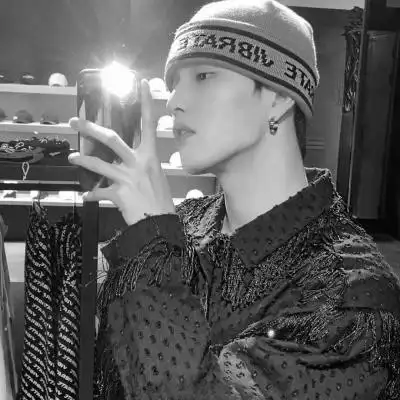 男生头像ins高级质感黑白