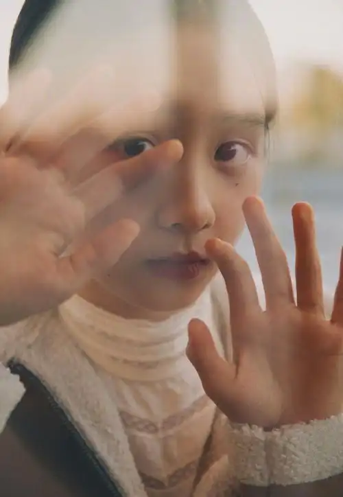 孙莉女儿黄多多气质文艺写真图片