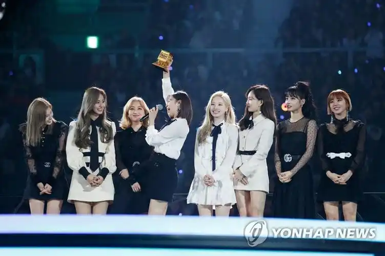 防弹少年团笑傲2019mama加封九冠王