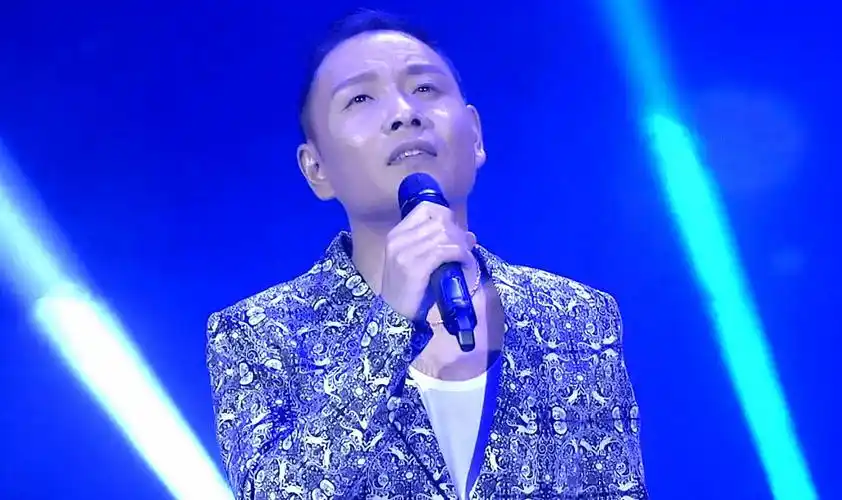 农民歌手祁隆:娶歌手妻子生一子,离婚2年,他现在怎么样了?